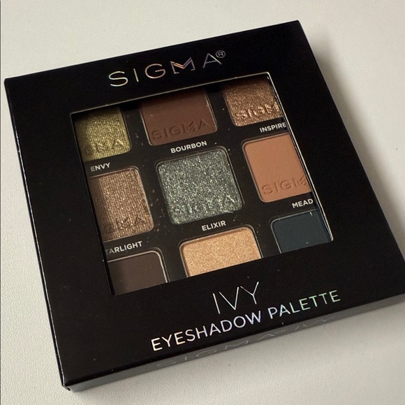 Sigma Beauty Ivy Eyeshadow Collection - Picture 1 of 3